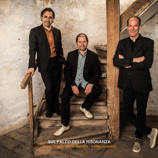 公交车一边做爰一边吃奶
